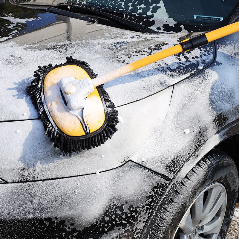 Telescopic long-handled car washing brush